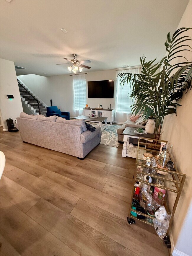 Building Photo - 15402 Sailpoint Ln