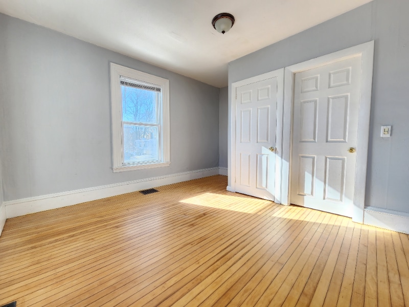 Building Photo - 72 Pier St