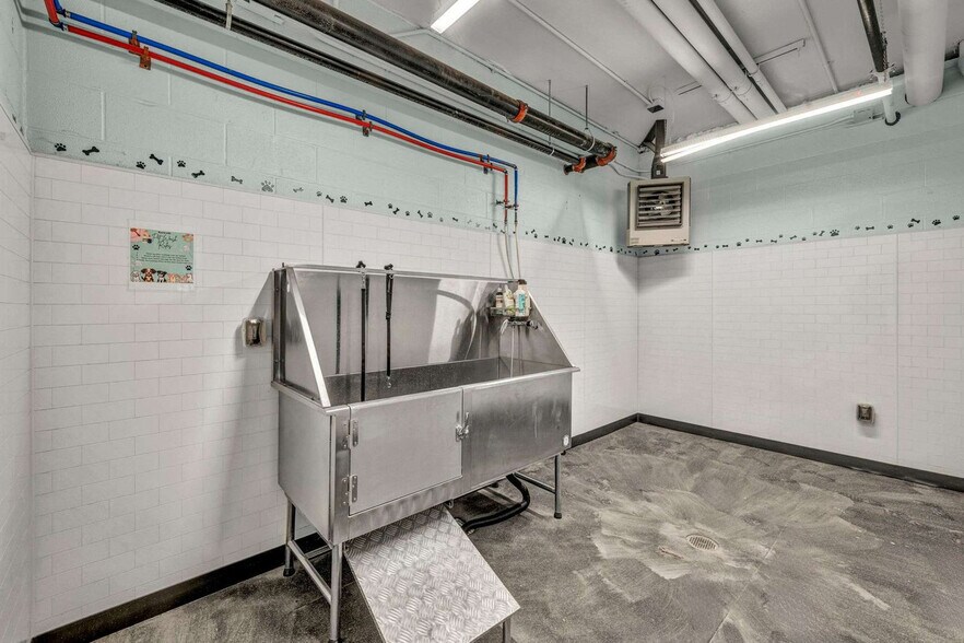 Building Photo - 2189 Cornell Rd