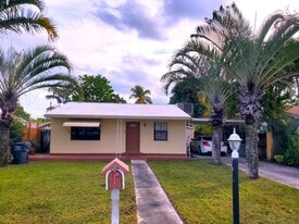 Building Photo - 2846 Van Buren St