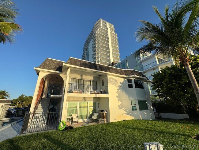 Building Photo - 4700 N Flagler Dr