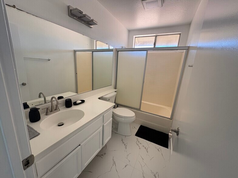 Bathroom - 11504 Bell Tower Dr