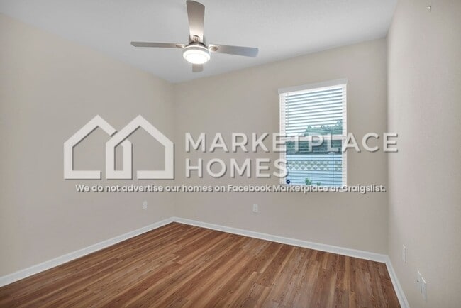 Building Photo - 3996 Vlg Vw Ln