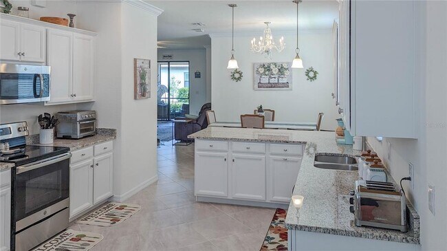 Building Photo - 9904 Hilltop Dr