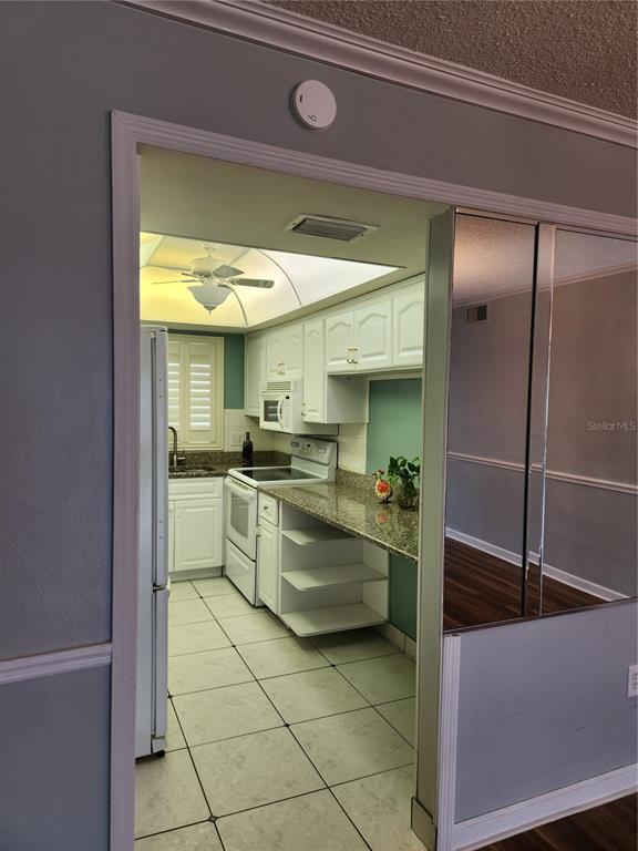 Building Photo - 300 64th Ave