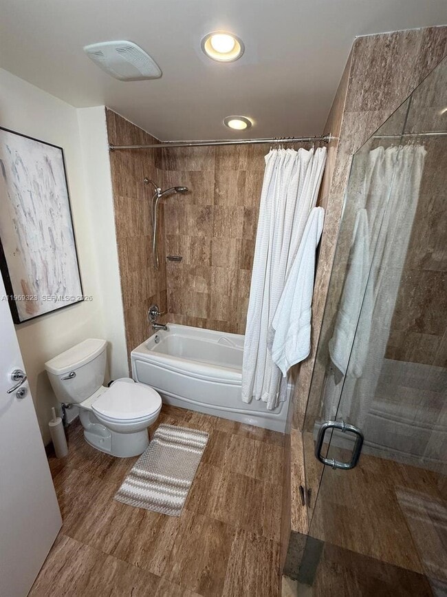 Building Photo - 300 S Biscayne Blvd