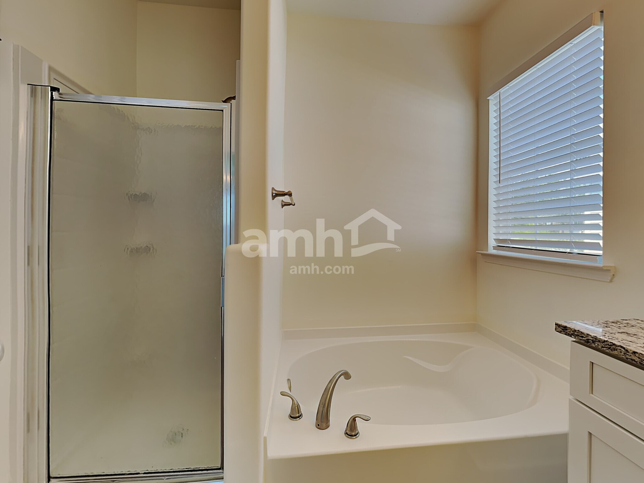 Building Photo - 161 Willow Point Cir