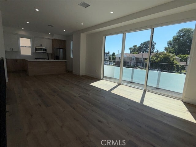 Building Photo - 5044 Laurel Canyon Blvd