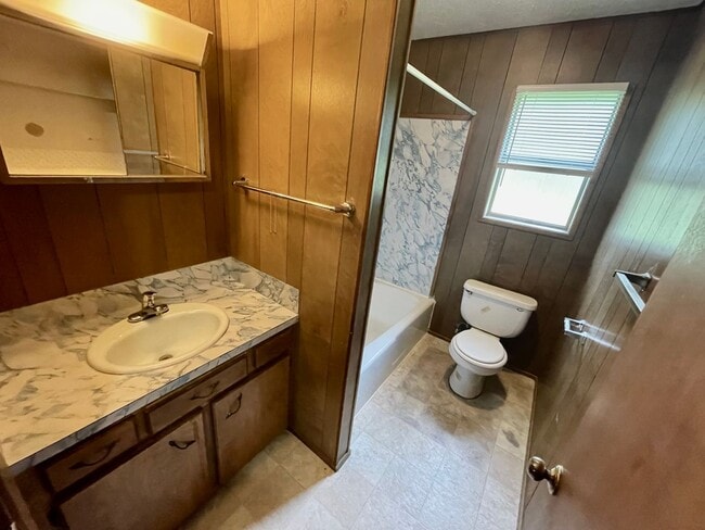 Building Photo - 2947 Ruby Dr