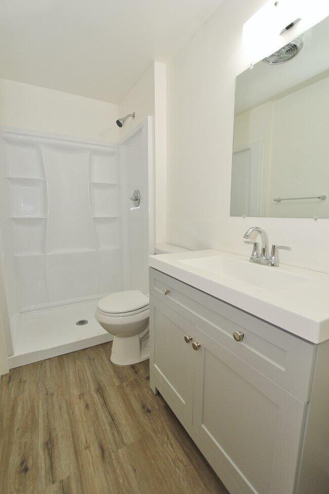 Building Photo - 1407 Ellis Ave