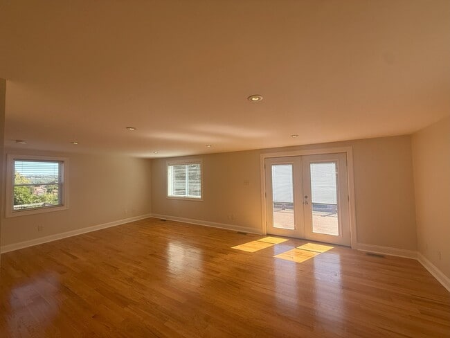 Building Photo - 1430 Simona Dr