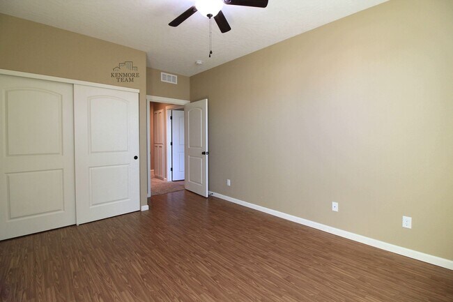 Building Photo - 3 Bed/2 Bath West Kennewick Home