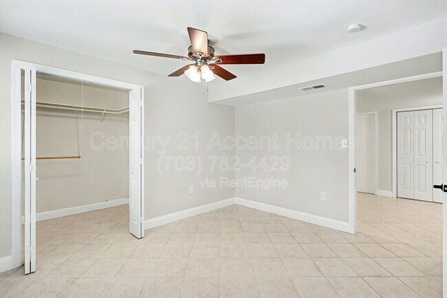 Building Photo - 3107 Valley Ln