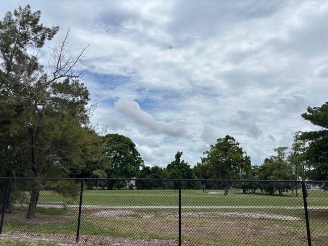 Building Photo - 8051 S Colony Cir