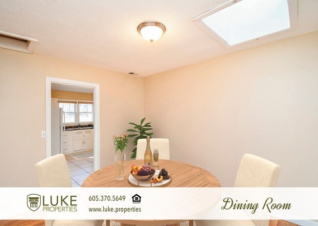 Building Photo - 2310 S Euclid Ave