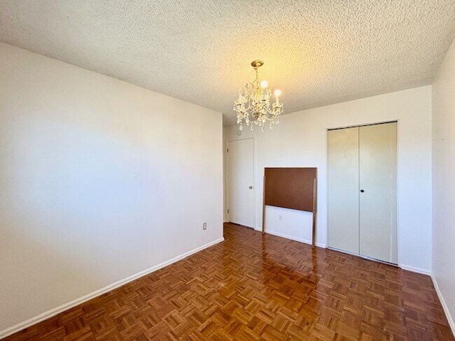 Building Photo - 11277 E Custer Pl