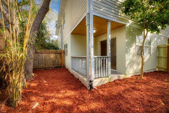 Building Photo - 203 E St-