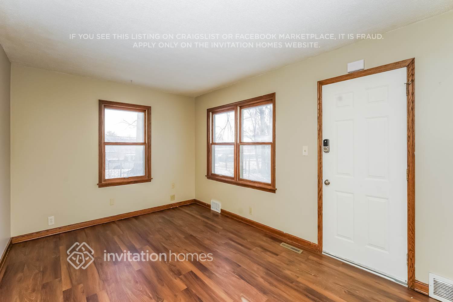 Building Photo - 5753 27th Ave S