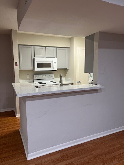 Building Photo - 8227 Kingsbrook Rd