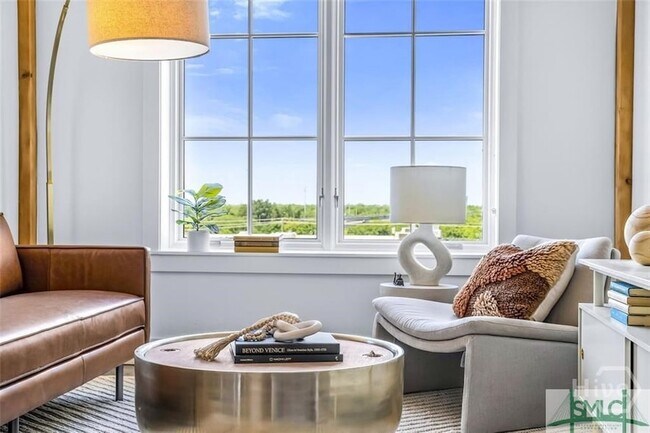 Building Photo - 111 Ann St