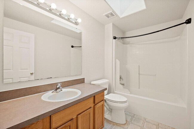 Building Photo - Spacious 4-Bedroom Olympia Home with A/C, ...