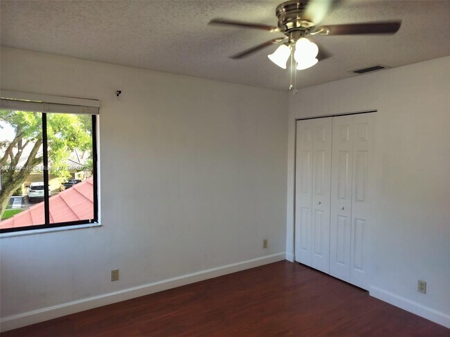 Building Photo - 10401 NW 18th Dr