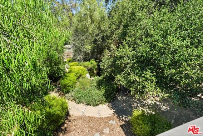 Building Photo - 21344 Colina Dr