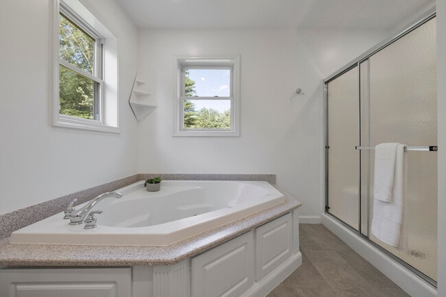 Building Photo - 163 Silver Lake Rd