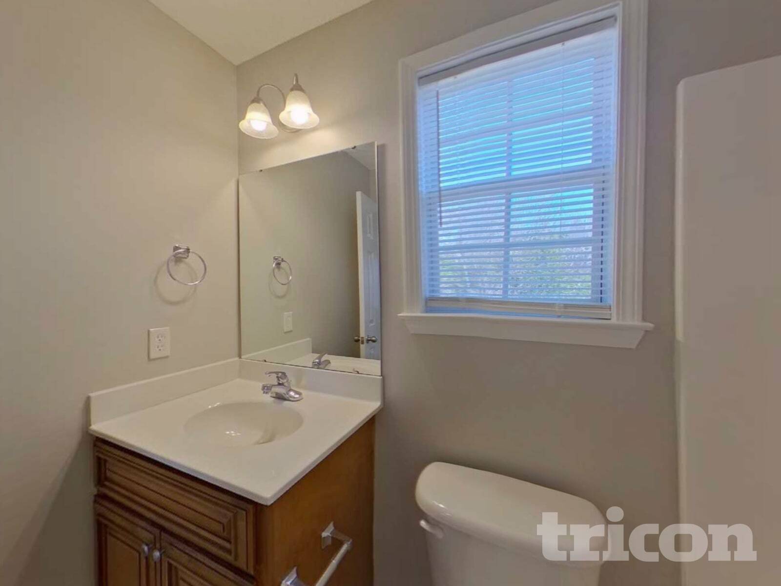 Building Photo - 131 Mews Ct