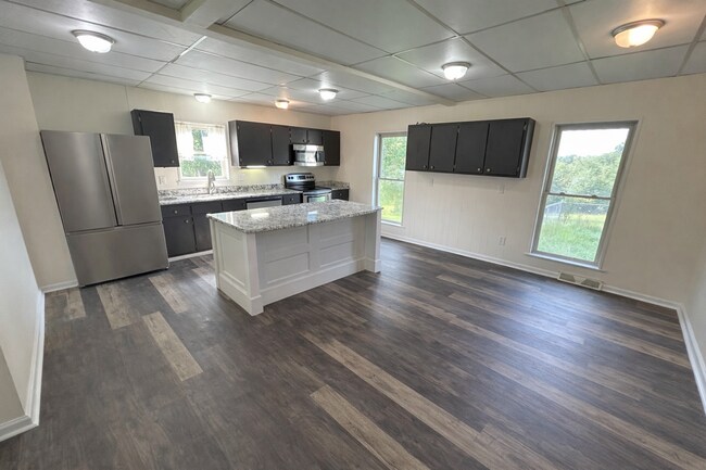 Building Photo - 3089 Pandapas Pond Rd