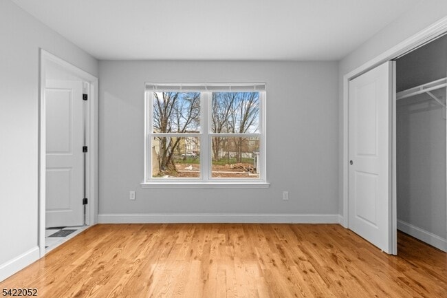 Building Photo - 19 Shaw Ave