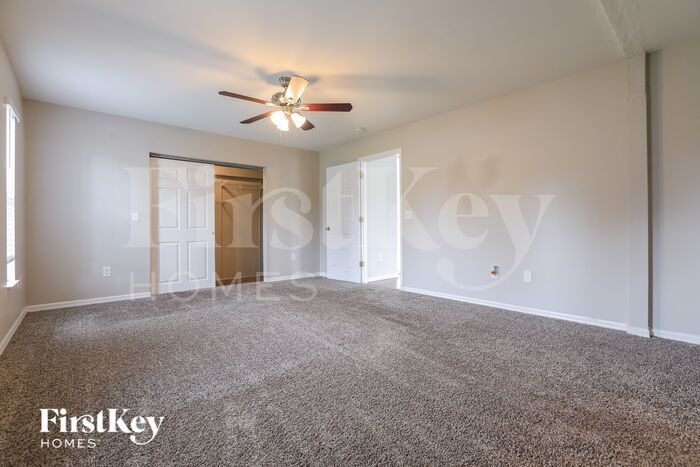 Building Photo - 2957 Wenona Dr
