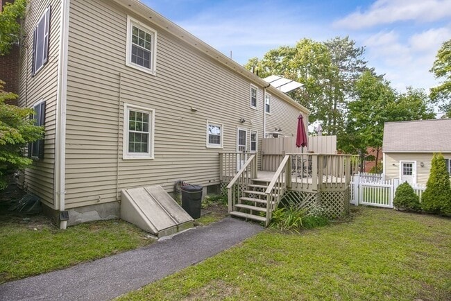 Building Photo - 159 Bedford St