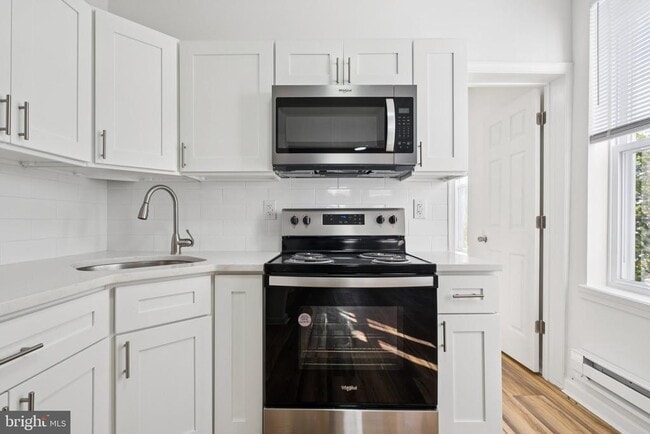 Building Photo - 4447 N 19th St