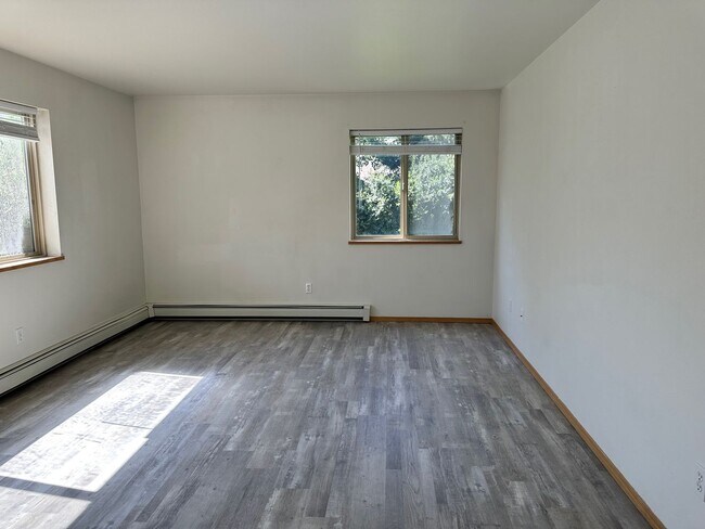 Building Photo - 209 N Pondera Ave