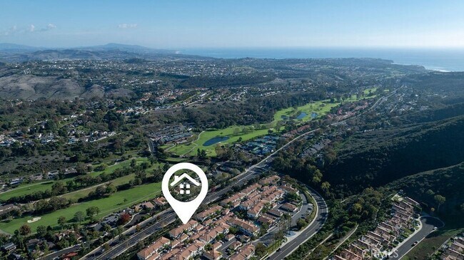 Building Photo - 30902 Club House Dr