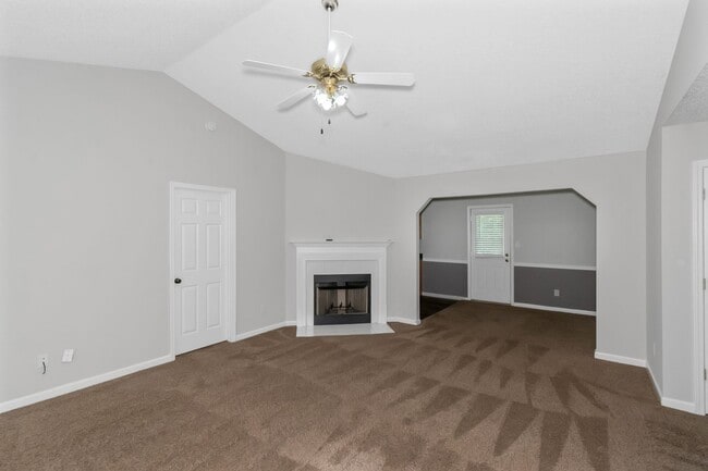 Building Photo - Charming Ranch-Style Home with Spacious Ya...