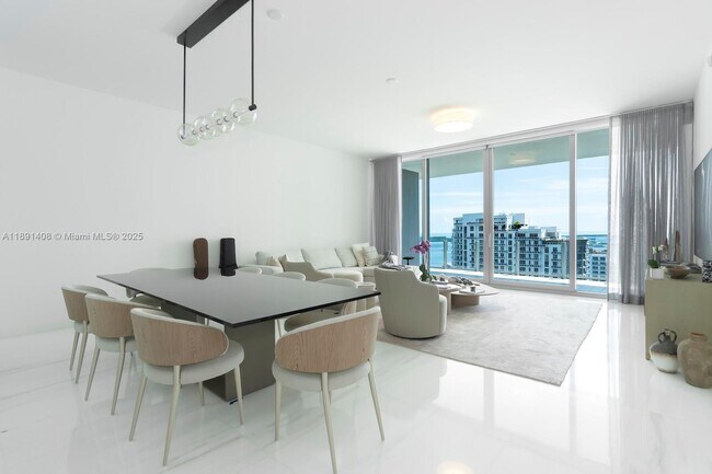 Building Photo - 300 Biscayne Blvd Way