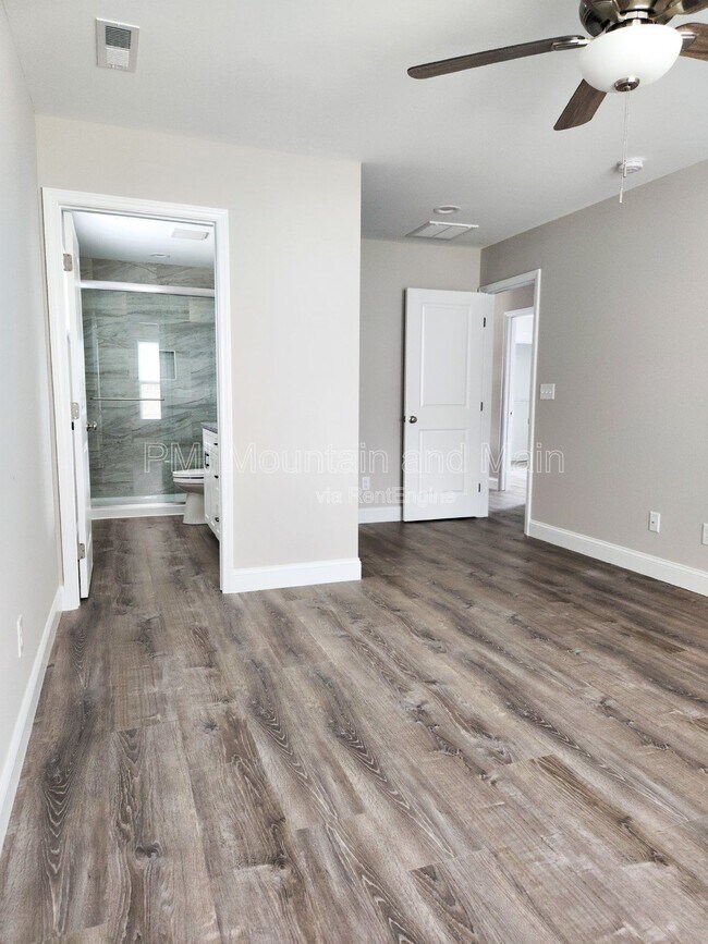 Building Photo - 625 Edgewood Ave