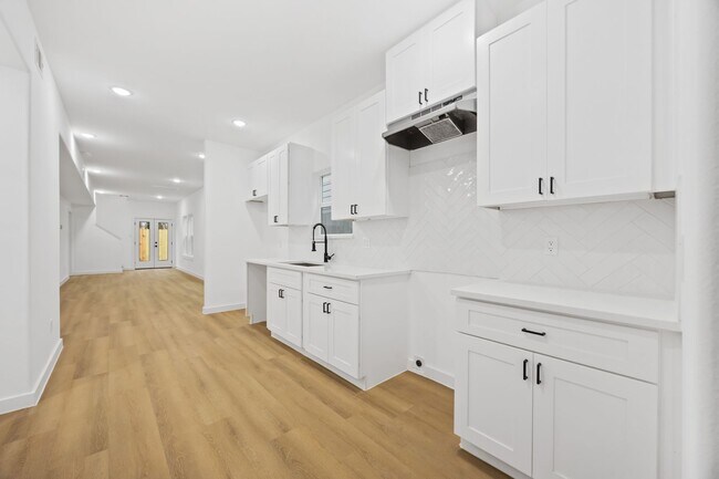 Building Photo - Brand-New Duplex for Rent – 3 Bed | 3.5 Bath