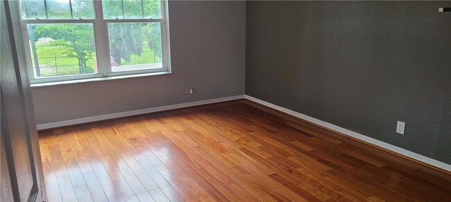 Building Photo - 735 NW 1st Ave