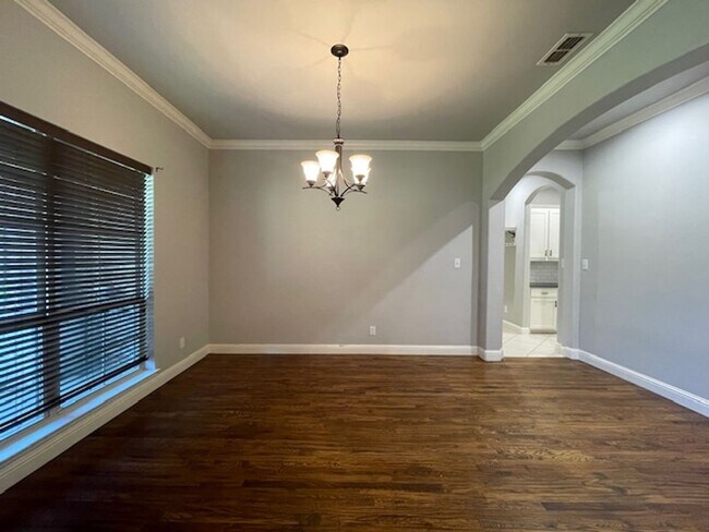 Building Photo - 7380 Granville Dr