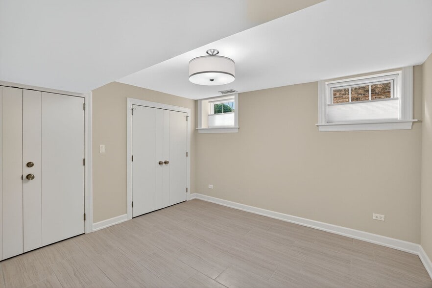 Master Bedroom - 2703 W Ardmore Ave