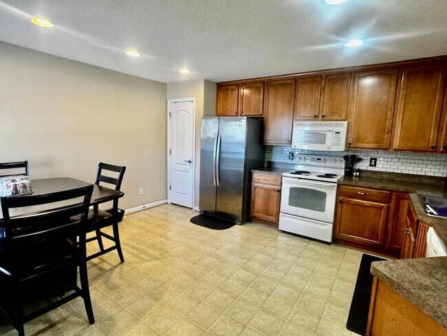Building Photo - 949 Turtle Pond Ln