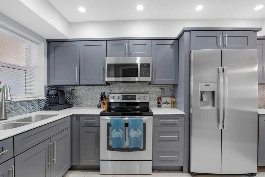 Building Photo - 1839 SE 4th St