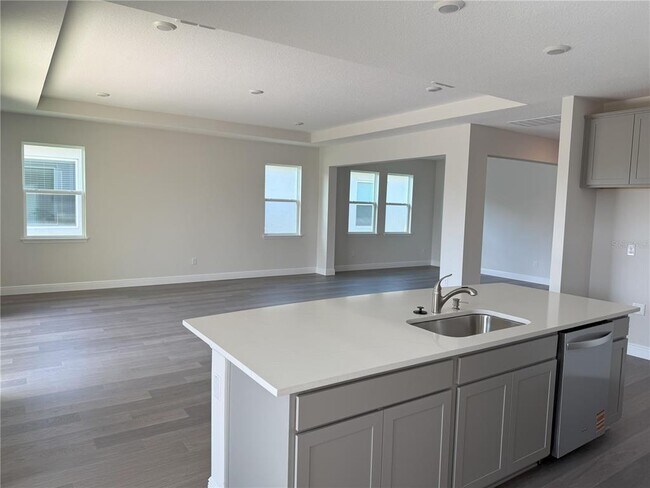 Building Photo - 2113 Warren Acrs Blvd