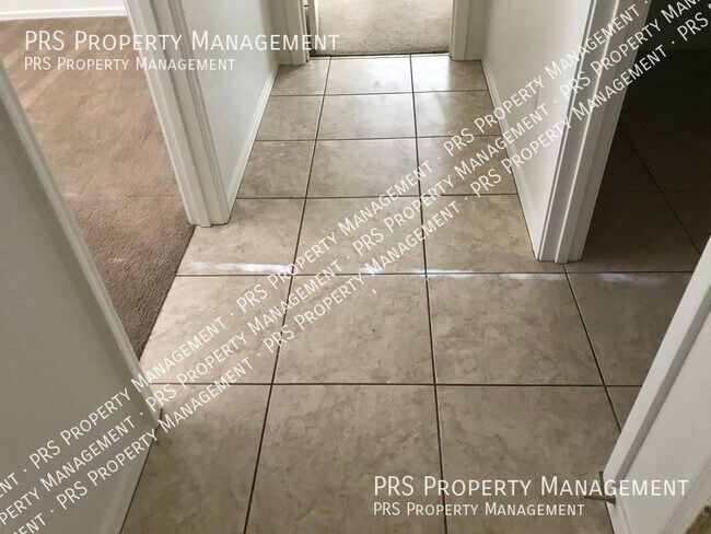 Building Photo - 4135 E Bellerive Dr