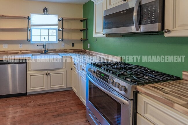 Building Photo - 531 Indian Hills Dr