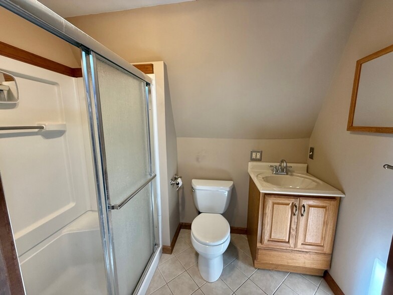 Building Photo - 216 Laurel Ave