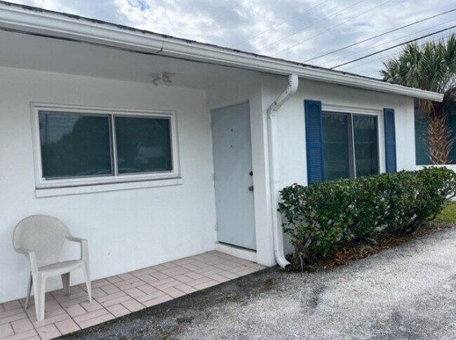 Entry to Unit 4 - 6100 Dr Martin Luther King Jr St N